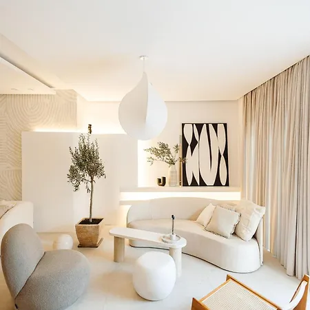 Luxurious Ksenia With Pool 别墅 *