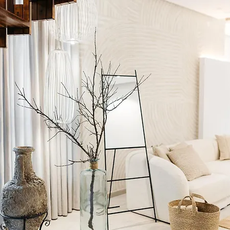 Luxurious Ksenia With Pool * 穆泰尔岛