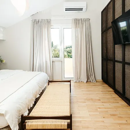 别墅 Luxurious Ksenia With Pool 穆泰尔岛