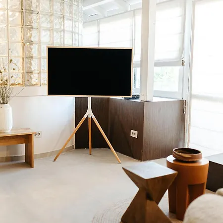 Luxurious Ksenia With Pool 别墅