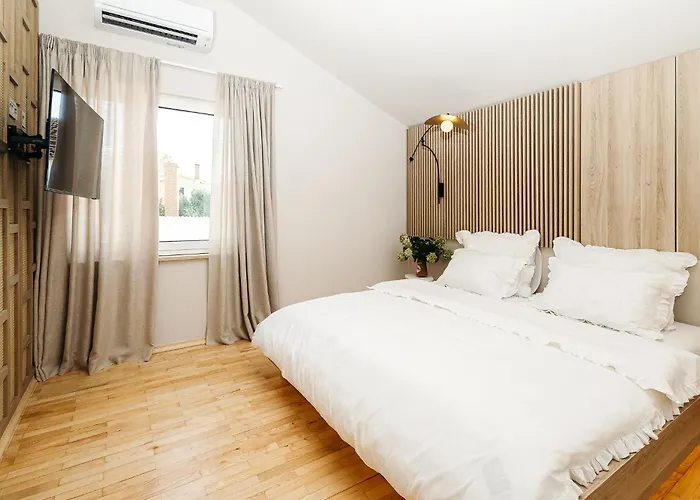 Villa Luxurious Ksenia With Pool