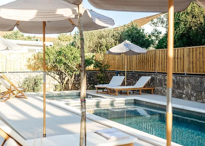 Luxurious Ksenia With Pool Murter