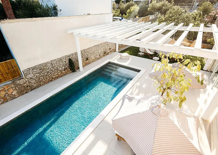 Luxurious Ksenia With Pool Villa *