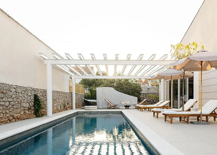 Luxurious Ksenia With Pool Murter