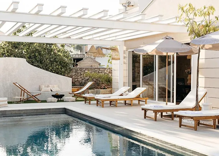 Villa Luxurious Ksenia With Pool