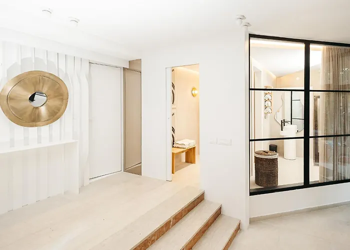 Luxurious Ksenia With Pool Villa