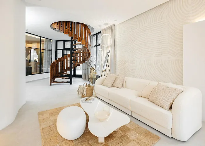 Luxurious Ksenia With Pool Willa *