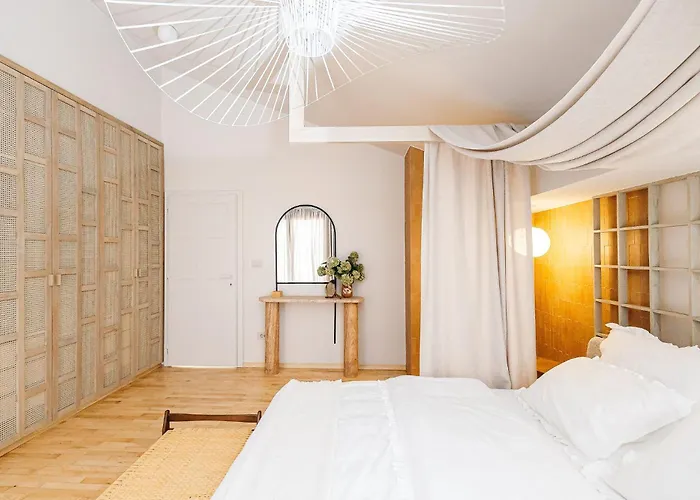 Luxurious Ksenia With Pool *