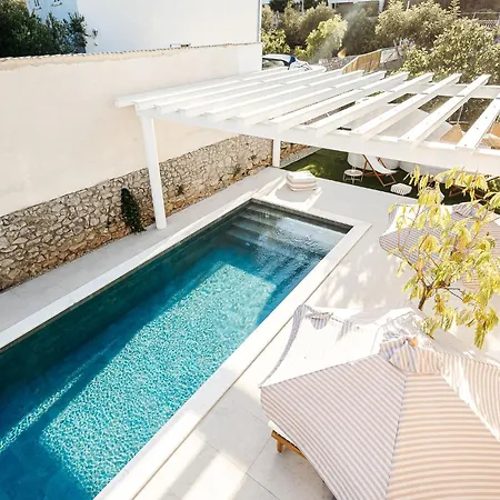 Luxurious Ksenia With Pool Willa *