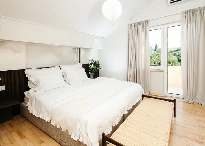 Luxurious Ksenia With Pool * Murter